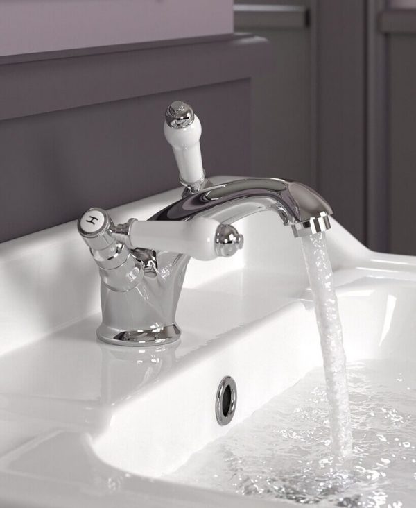  TRADITIONAL LEVER Basin Mixer